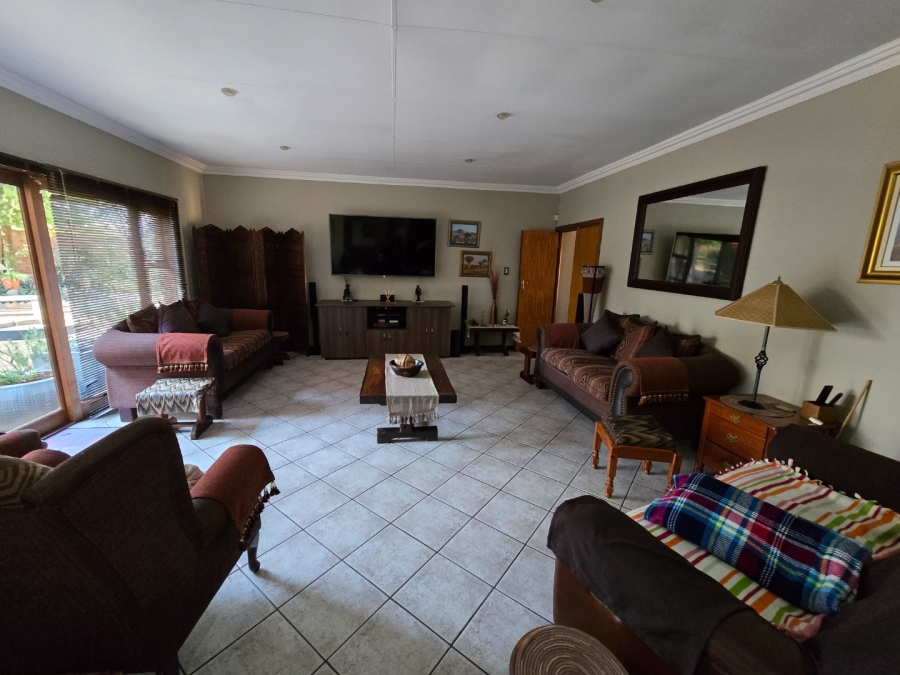 8 Bedroom Property for Sale in Grimbeeck Park North West